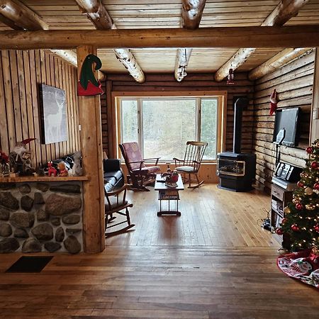 Cozy Log Cottage La Minerve Bagian luar foto