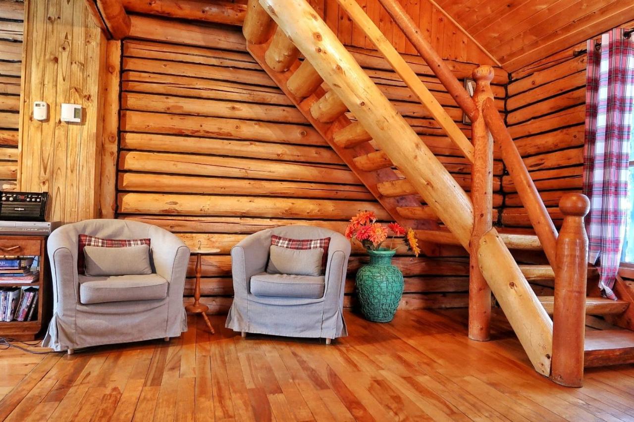Cozy Log Cottage La Minerve Bagian luar foto