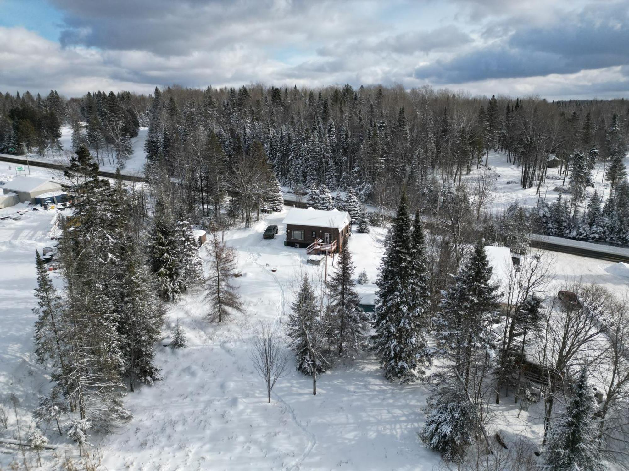 Cozy Log Cottage La Minerve Bagian luar foto